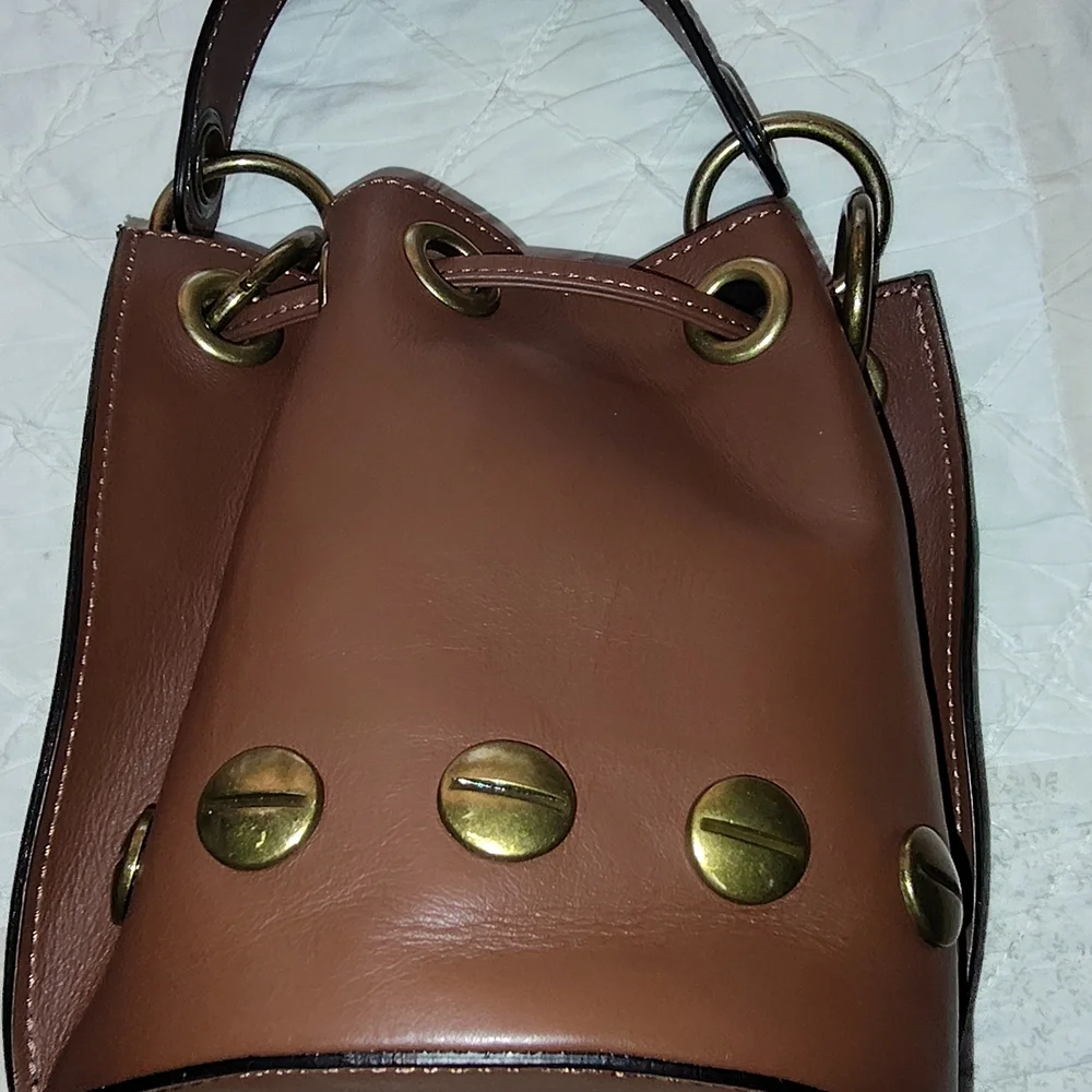 Stella Bianca Brown Leather Bucket Bag with Gold Accents - Picture 5 of 5